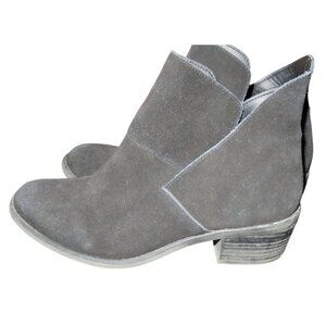 Me Too! Zest Black Micro Vegan Suede Leather Ankle Booties Boots size 7